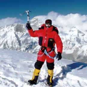 Mihin Amarasinghe: Conquering Ama&nbsp;Dablam