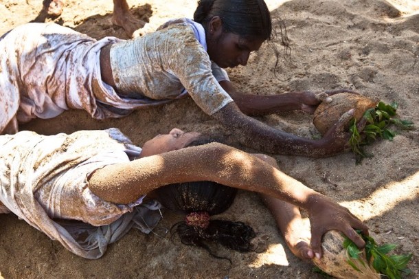 Worshiping the goddess. Pic by Sharni Jayawardena. 