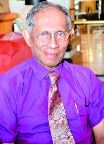 Prof. Chandra Wickramasinghe: The Origins of Life on&nbsp;Earth