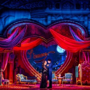 Three RATs a day, and $25,000 weekly bills: Can Australian theatres survive&nbsp;Omicron?